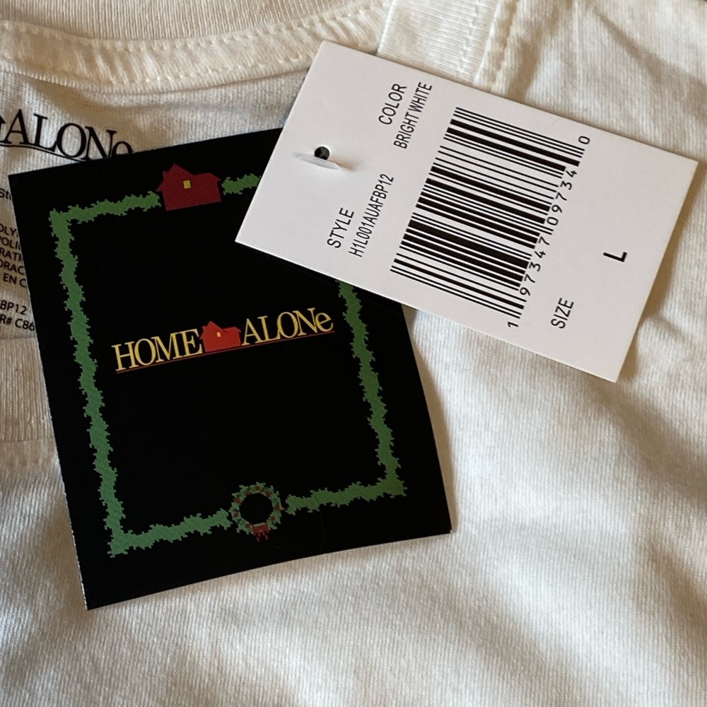 Home alone Christmas tee new with tags! large - Picture 8 of 8